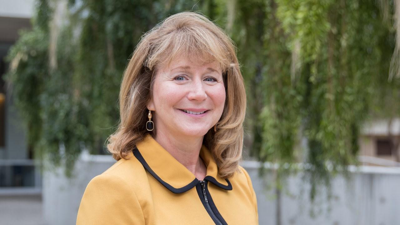 Photo: Reeta Asmai/UC Davis. uc davis chemical engineering aiche lifetime achievement award jennifer curtis